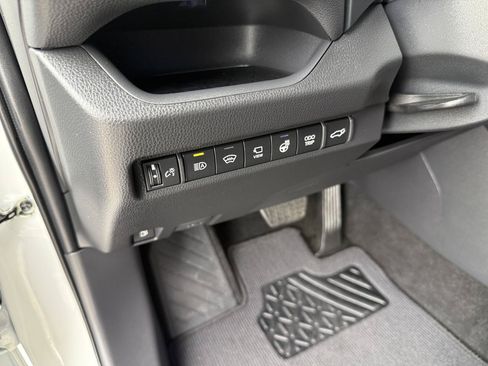 Used 2024 Toyota RAV4 XSE w/ Advanced Technology Package AWD/4WD image 15
