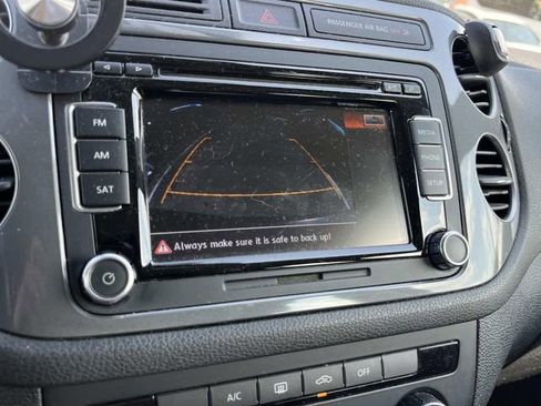 Used 2015 Volkswagen Tiguan S image 32