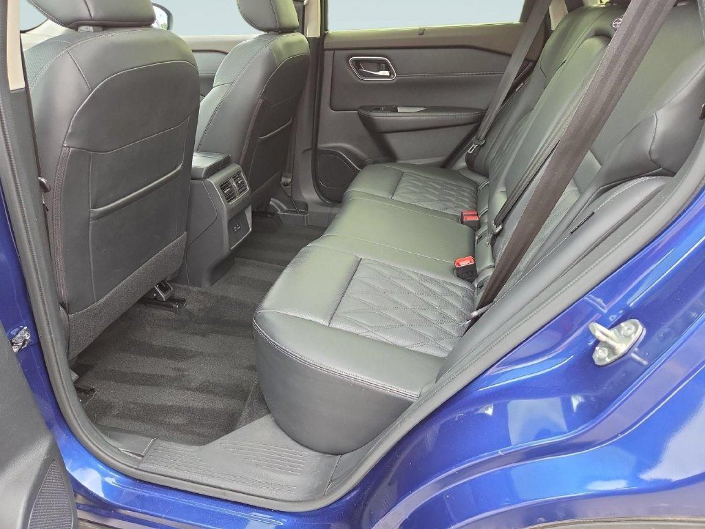 Used 2023 Nissan Rogue Platinum AWD/4WD image 29