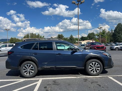 Used 2024 Subaru Outback Premium AWD/4WD image 7