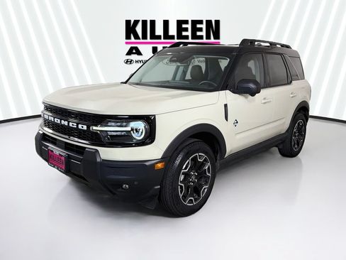 Used 2025 Ford Bronco Sport Outer Banks w/ Outer Banks Tech Package+ AWD/4WD image 3