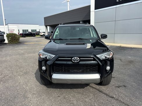 Used 2020 Toyota 4Runner TRD Off-Road Premium w/ Moonroof Package AWD/4WD image 2