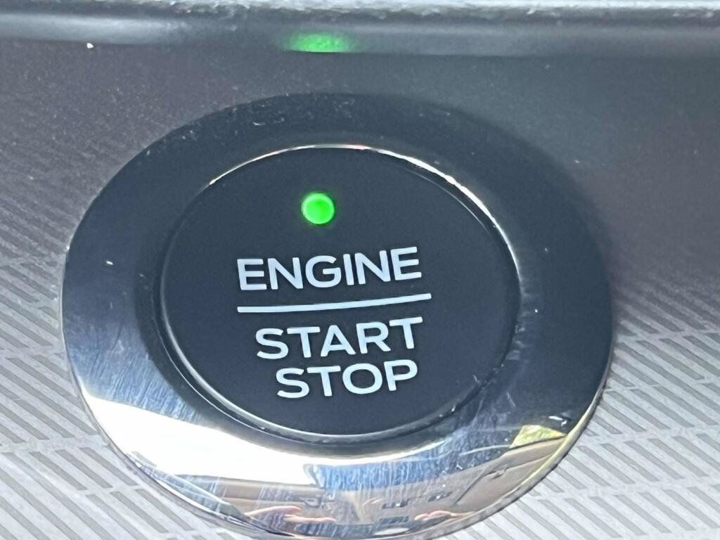 Used 2020 Ford Explorer XLT w/ Equipment Group 202A AWD/4WD image 35
