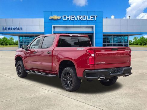 Used 2021 Chevrolet Silverado 1500 LT Trail Boss w/ Convenience Package II AWD/4WD image 3