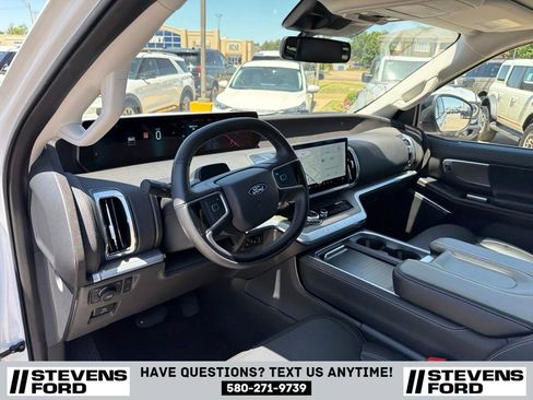 Used 2025 Ford Expedition Platinum AWD/4WD image 17