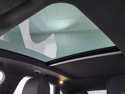 Used 2025 Porsche Macan GTS image 18