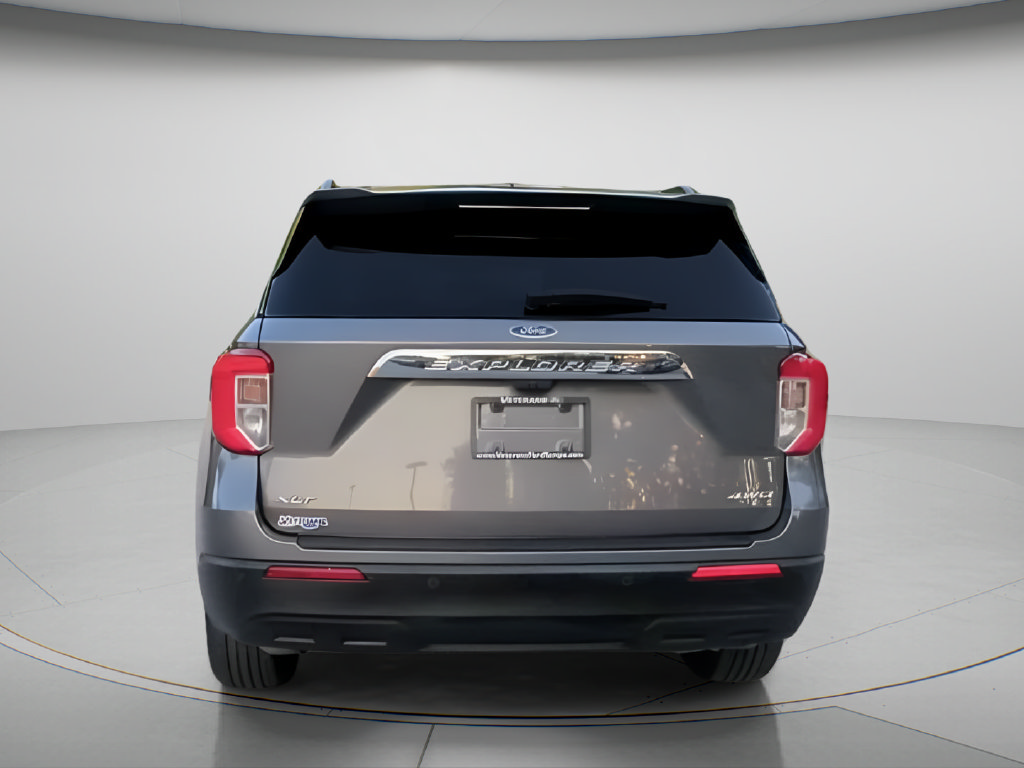 Used 2023 Ford Explorer XLT AWD/4WD image 25