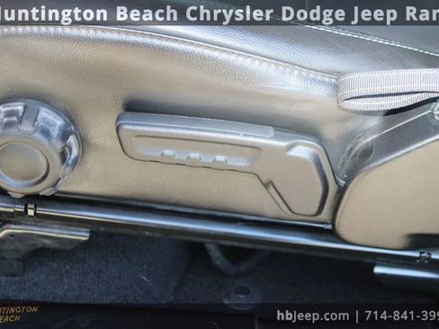 Used 2021 Jeep Wrangler Unlimited Sahara image 40