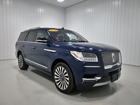 Used 2020 Lincoln Navigator Reserve w/ Luxury Package AWD/4WD image 3