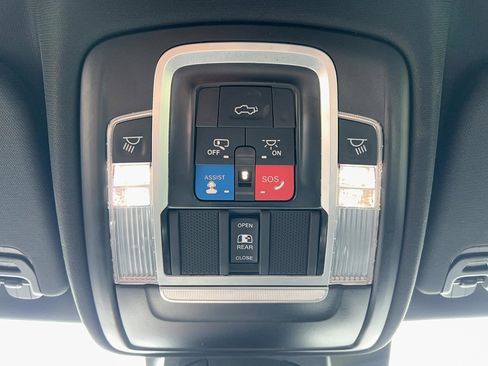 Used 2024 RAM 1500 Laramie AWD/4WD image 24
