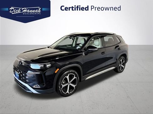 Certified 2025 Volkswagen Tiguan SE FWD image 1