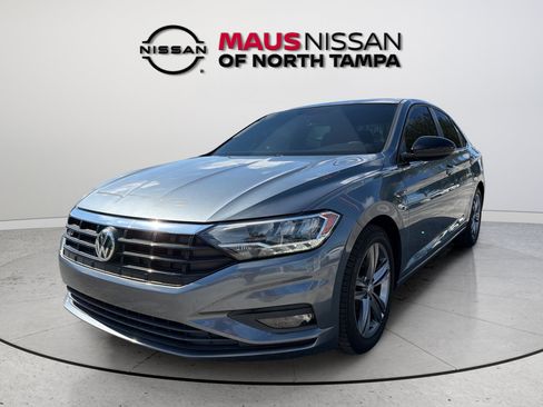 Used 2020 Volkswagen Jetta R-Line w/ R-Line Cold Weather Package FWD image 3