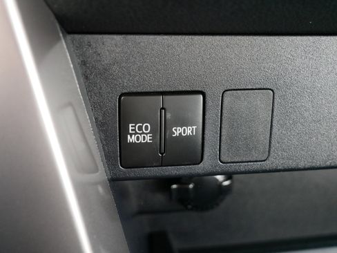 Used 2017 Toyota RAV4 LE w/ All Weather Liner Package AWD/4WD image 28