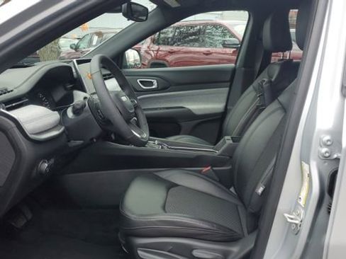 Certified 2024 Jeep Compass Latitude image 4