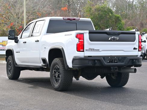 Used 2024 Chevrolet Silverado 2500 ZR2 w/ ZR2 Bison Edition image 3
