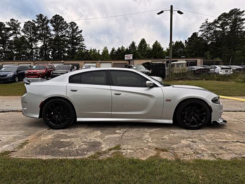 Used 2020 Dodge Charger Scat Pack RWD image 4