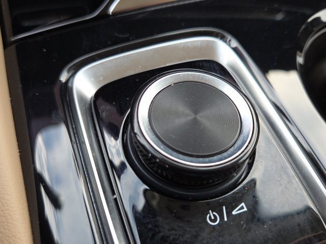Used 2025 Buick Envision Preferred AWD/4WD image 31
