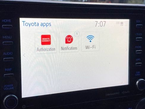 Used 2022 Toyota Highlander LE FWD image 21