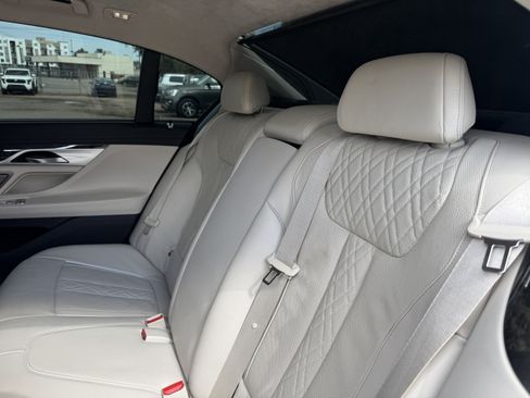 Used 2020 BMW 750i xDrive w/ Executive Package AWD/4WD image 24