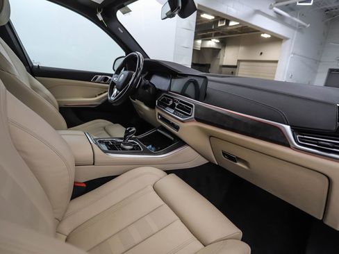 Used 2022 BMW X5 xDrive40i w/ Premium Package image 30