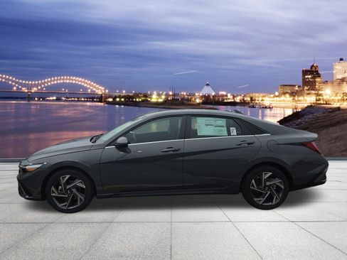 New 2026 Hyundai Elantra Limited FWD image 2