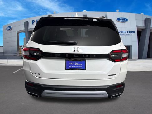 Used 2024 Honda Pilot Touring image 4