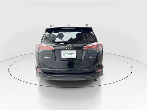 Used 2018 Toyota RAV4 LE image 7