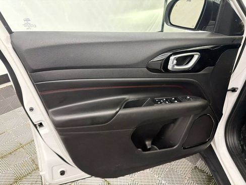 Used 2023 Jeep Compass Trailhawk AWD/4WD image 10