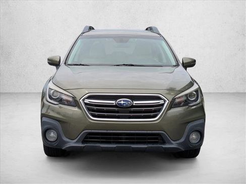 Used 2018 Subaru Outback 2.5i Limited AWD/4WD image 2