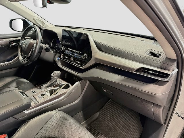 Used 2022 Toyota Highlander Platinum AWD/4WD image 27