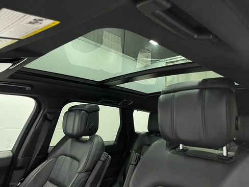 Used 2018 Land Rover Range Rover Sport HSE Dynamic image 12