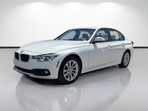 Used 2018 BMW 320i Sedan w/ Premium Package RWD image 7