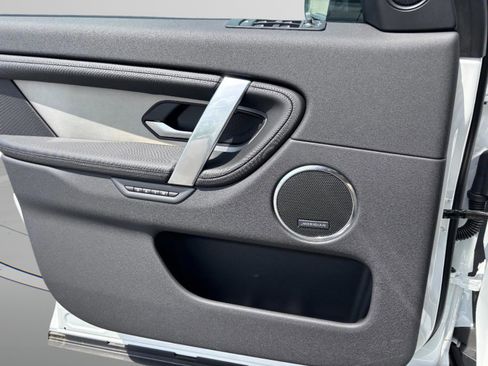 Used 2025 Land Rover Discovery Sport Dynamic SE image 34