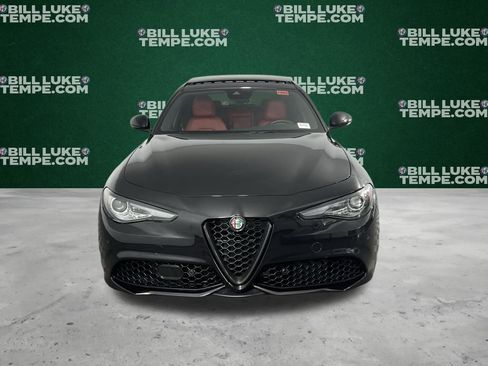 Used 2023 Alfa Romeo Giulia Veloce image 11