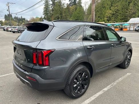 Used 2021 Kia Sorento S w/ Panoramic Sunroof Package image 5