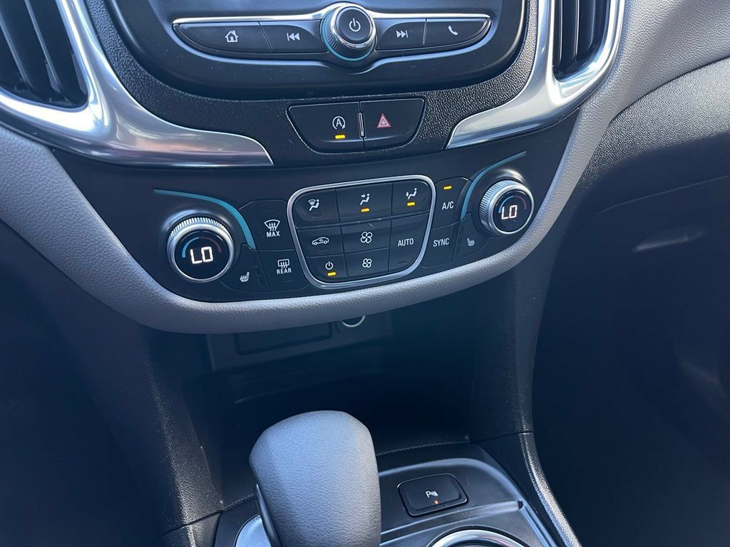 Used 2024 Chevrolet Equinox LT FWD image 21