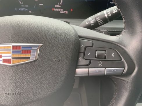 Used 2024 Cadillac XT4 Premium Luxury image 17