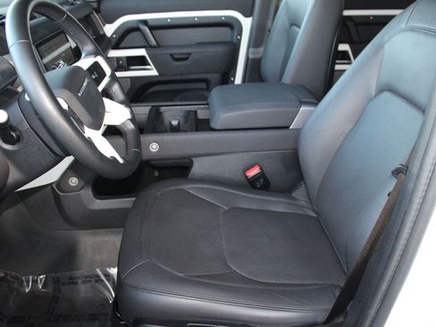 Used 2023 Land Rover Defender 110 S image 5