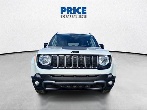 Used 2023 Jeep Renegade Latitude image 3