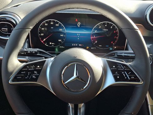 Used 2026 Mercedes-Benz GLC 300 4MATIC image 13