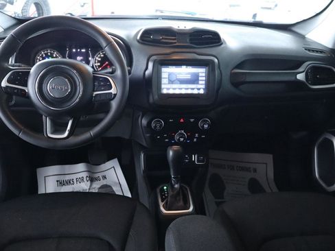 Used 2018 Jeep Renegade Latitude image 16