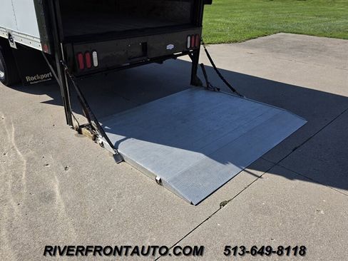 Used 2019 Chevrolet Express 3500 w/ Power Convenience Package RWD image 2