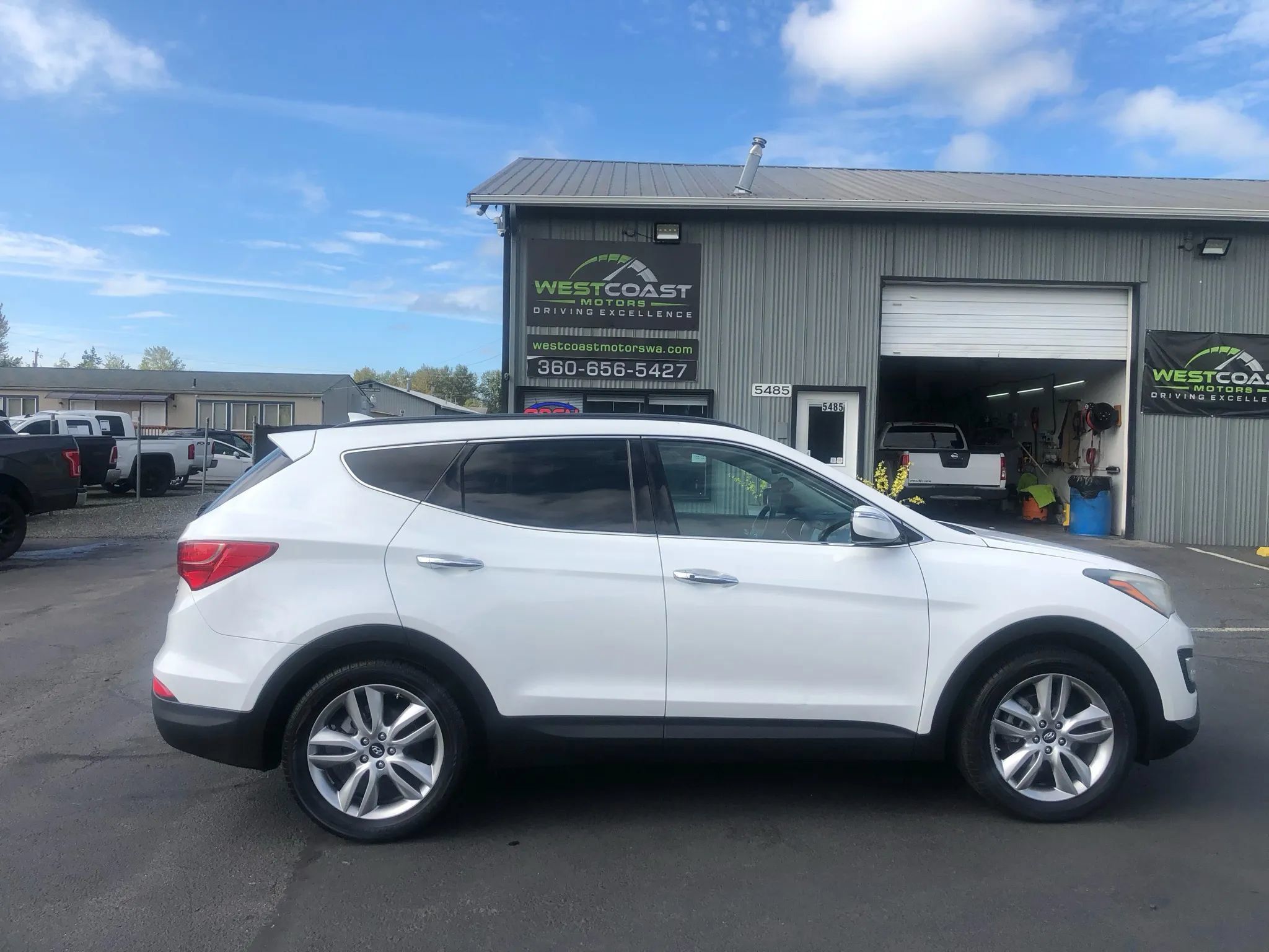 Used 2015 Hyundai Santa Fe Sport 2.0T w/ Option Group 05 FWD image 8