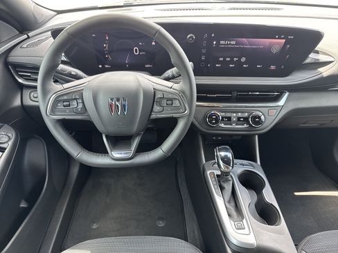 Used 2025 Buick Envista Preferred w/ Convenience I Package FWD image 18