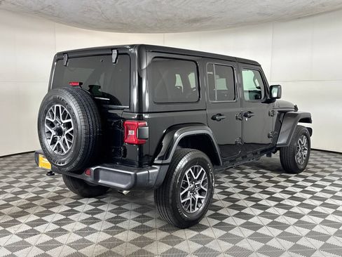 Certified 2025 Jeep Wrangler Unlimited Sahara AWD/4WD image 6