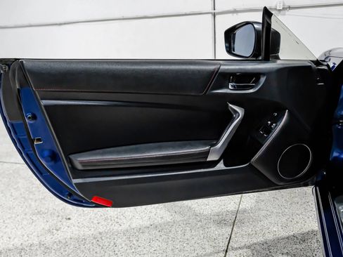 Used 2015 Scion FR-S RWD image 28
