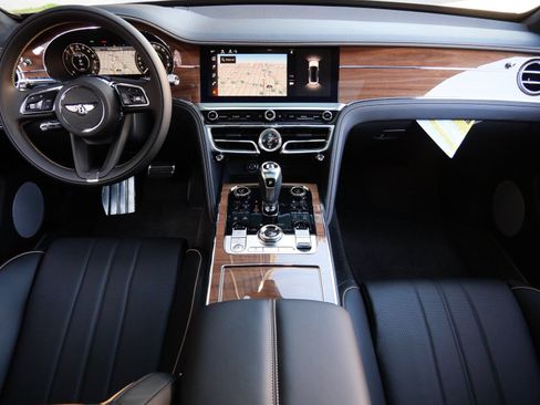 New 2026 Bentley Flying Spur Plug-In Hybrid AWD/4WD image 4