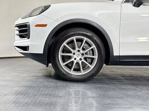 Certified 2024 Porsche Cayenne AWD/4WD image 28