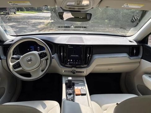 Used 2024 Volvo XC60 B5 Plus w/ Protection Package Premier AWD/4WD image 4