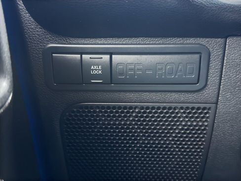 Used 2014 Jeep Wrangler Unlimited Sahara image 20